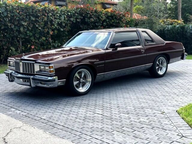 Pontiac Bonneville 1979 image number 24