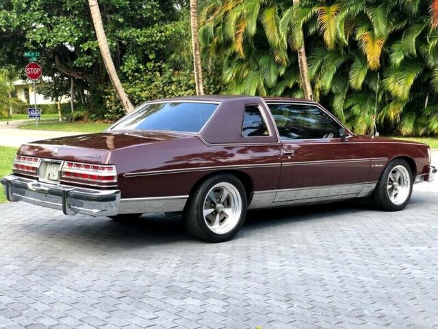 Pontiac Bonneville 1979 image number 27