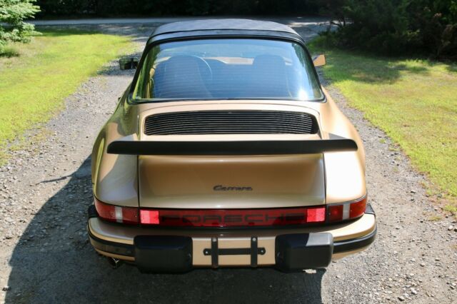 Porsche 911 1975 image number 6