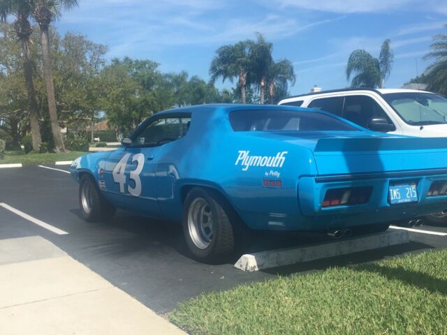 Plymouth Road Runner 1971 image number 27