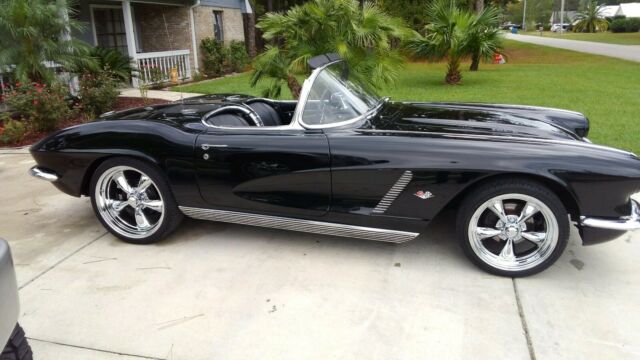 Chevrolet Corvette 1962 image number 0