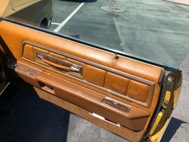 Lincoln Continental 1972 image number 12