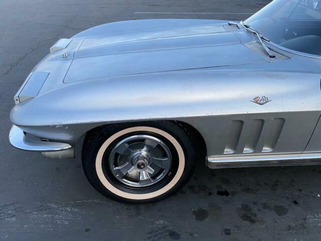 Chevrolet Corvette 1966 image number 12