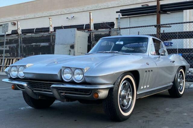 Chevrolet Corvette 1966 image number 24