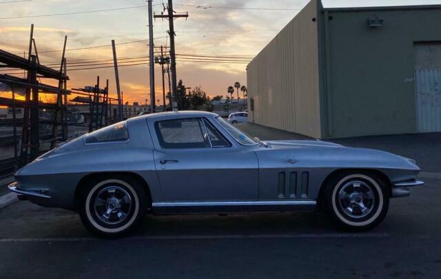 Chevrolet Corvette 1966 image number 4