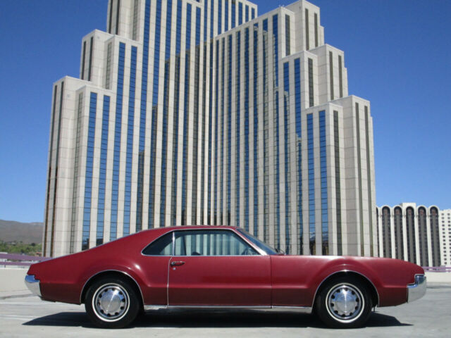 Oldsmobile Toronado 1967 image number 25