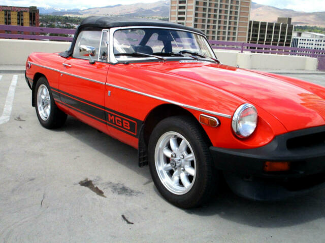 MG MGB 1976 image number 18