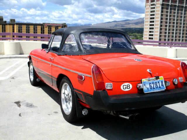 MG MGB 1976 image number 34