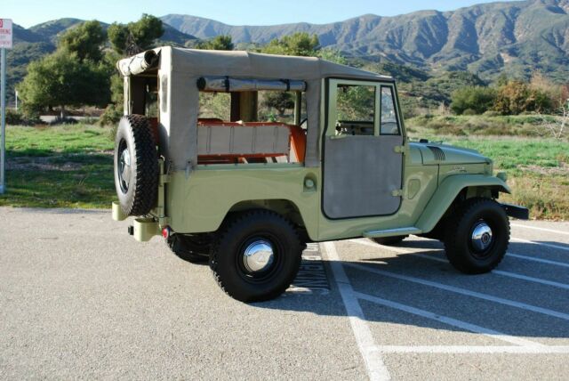 Toyota Land Cruiser 1964 image number 26