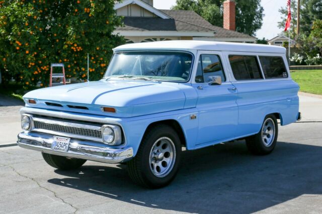 Chevrolet Suburban 1966 image number 22