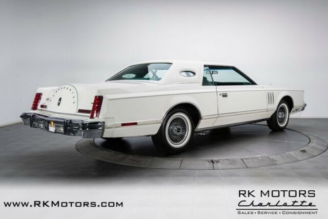 Lincoln Continental 1977 image number 1