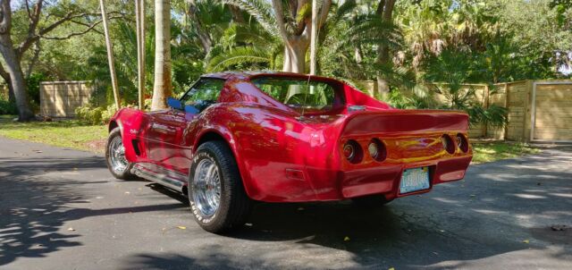 Chevrolet Corvette 1975 image number 0