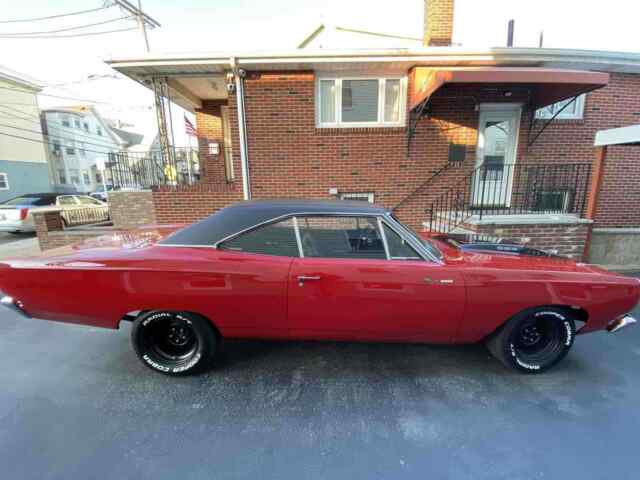 Plymouth Roadrunner 1968 image number 1