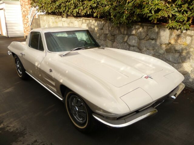 Chevrolet Corvette 1964 image number 29