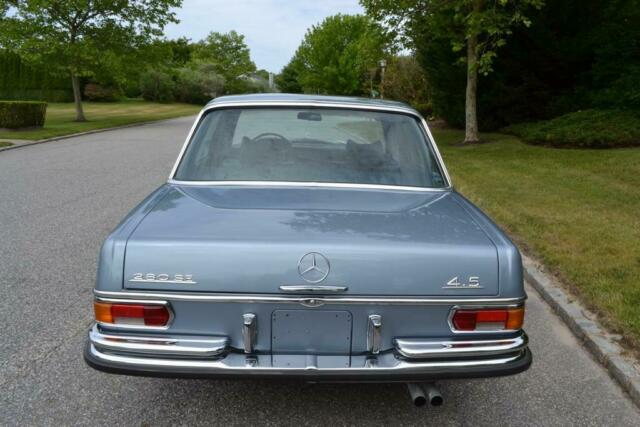 Mercedes-Benz 200-Series 1972 image number 5