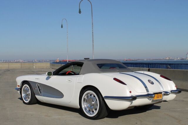 Chevrolet Corvette 1958 image number 34