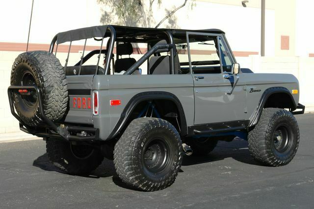 Ford Bronco 1973 image number 2