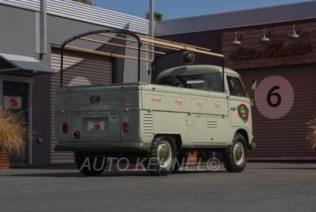 Volkswagen Bus/Vanagon 1965 image number 14