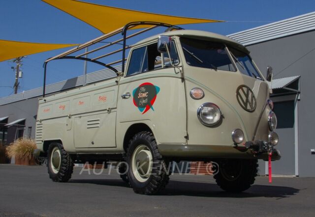 Volkswagen Bus/Vanagon 1965 image number 18