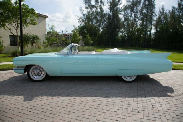 Cadillac DeVille 1960 image number 23