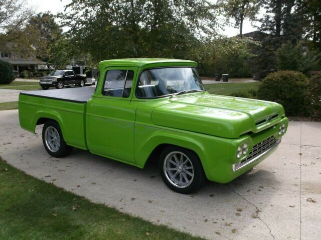 Ford F-100 1960 image number 0