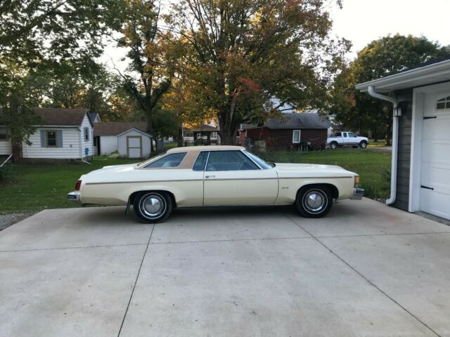 Oldsmobile Eighty-Eight 1976 image number 31