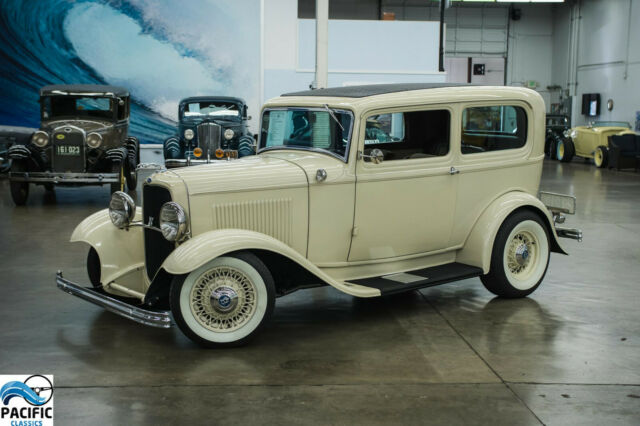 Ford 2 Door Coupe 1932 image number 0