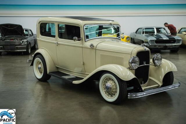 Ford 2 Door Coupe 1932 image number 7