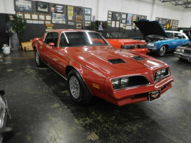 Pontiac Firebird 1977 image number 1