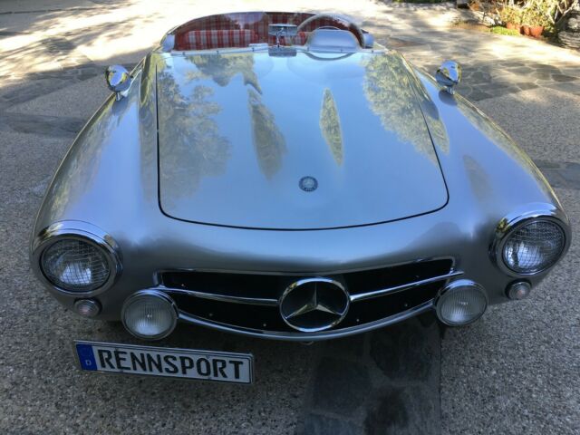 Mercedes-Benz SL-Class 1961 image number 23