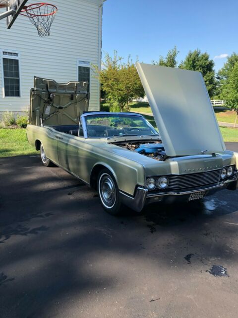 Lincoln Continental 1967 image number 42