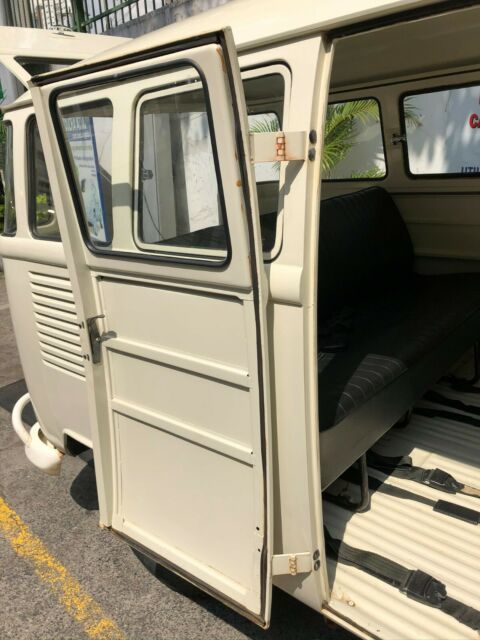 Volkswagen Bus/Vanagon 1974 image number 17