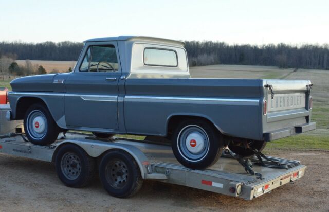 Chevrolet C-10 1965 image number 2