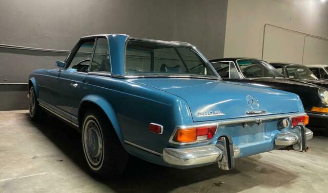 Mercedes-Benz SL-Class 1970 image number 18