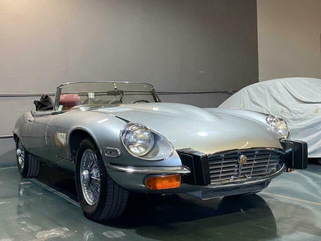 Jaguar E-Type 1974 image number 0