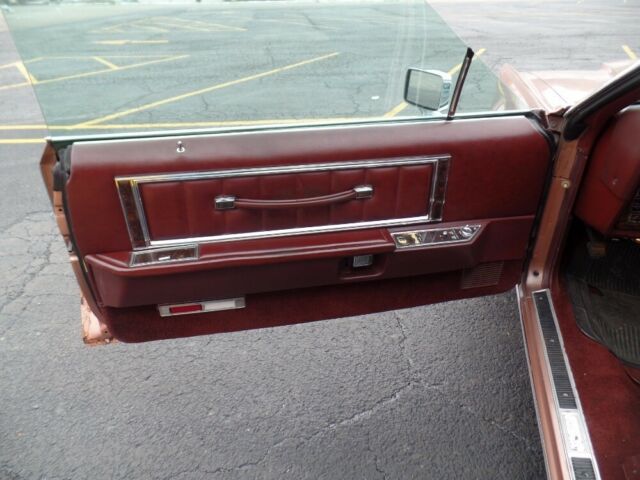 Lincoln Continental 1979 image number 41