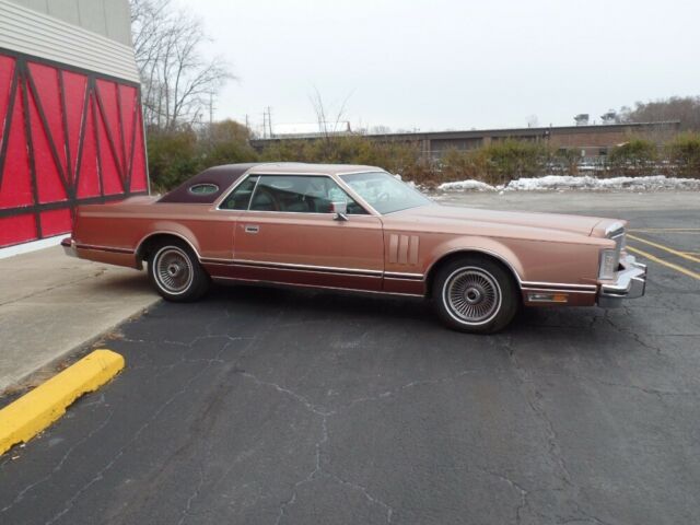 Lincoln Continental 1979 image number 9