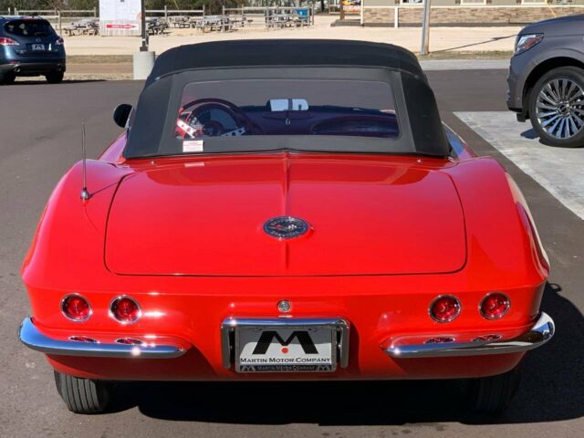 Chevrolet Corvette 1962 image number 17