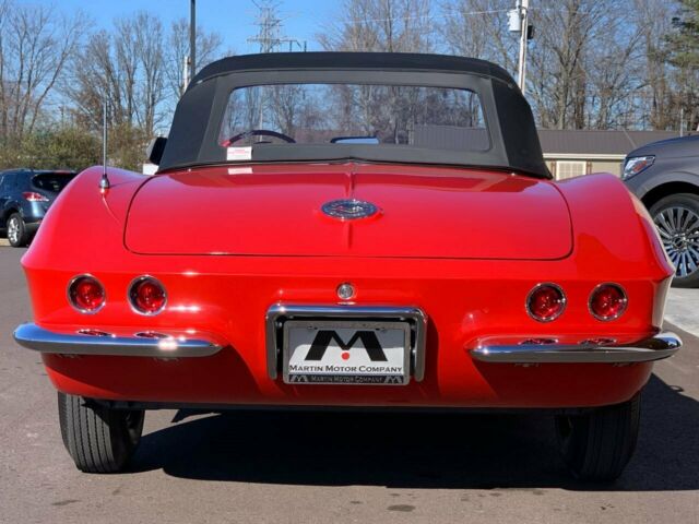 Chevrolet Corvette 1962 image number 18