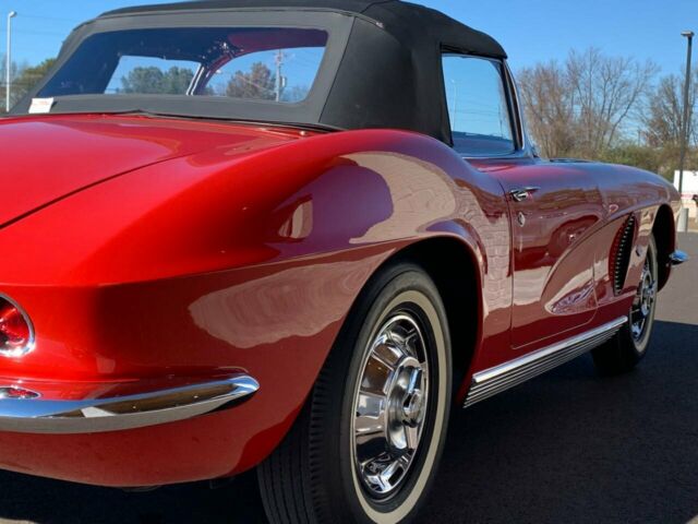 Chevrolet Corvette 1962 image number 19