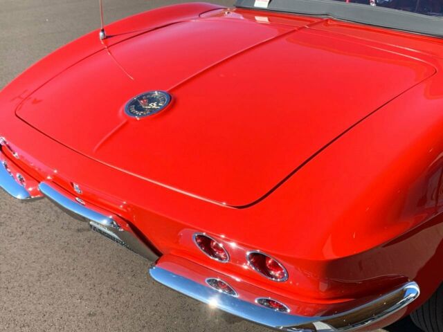 Chevrolet Corvette 1962 image number 20