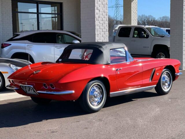 Chevrolet Corvette 1962 image number 23