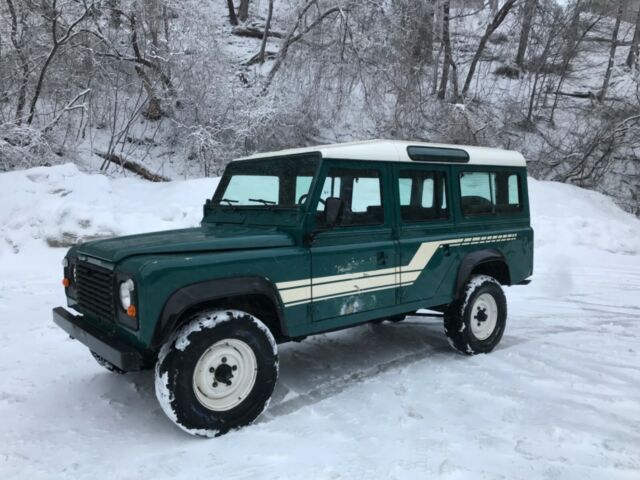 Land Rover Defender 1907 image number 0