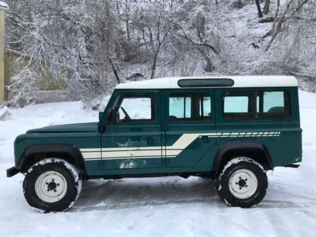 Land Rover Defender 1907 image number 1