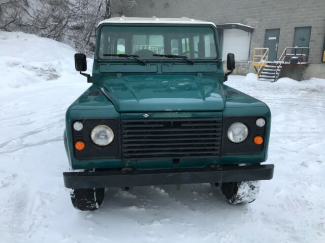 Land Rover Defender 1907 image number 30