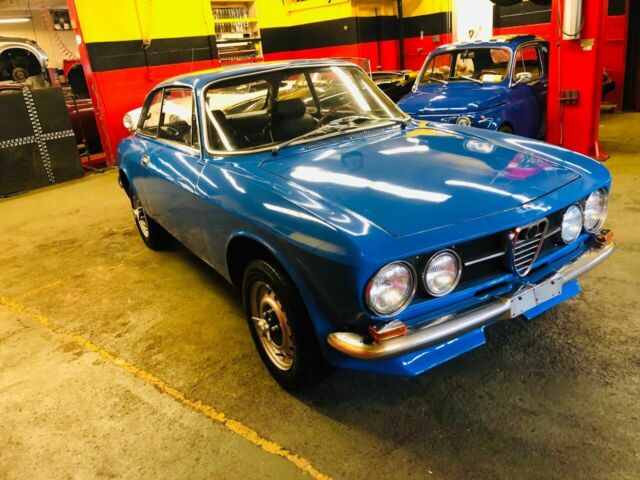 Alfa Romeo GTV 1969 image number 26