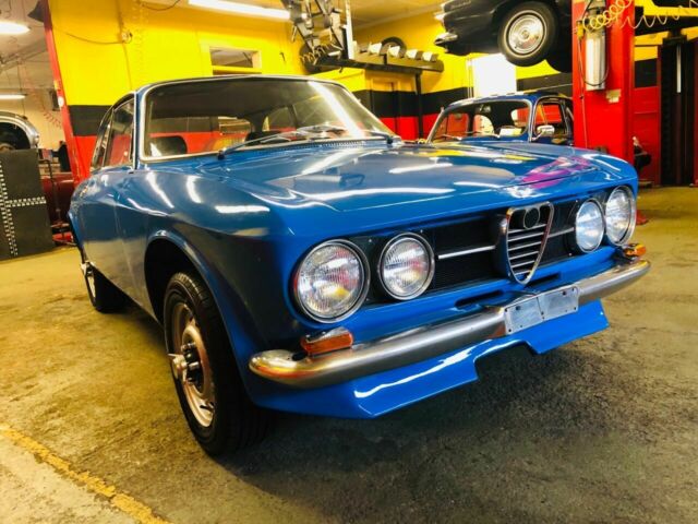 Alfa Romeo GTV 1969 image number 29