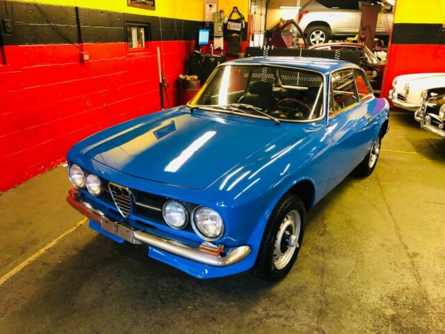 Alfa Romeo GTV 1969 image number 3