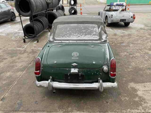 MG Midget 1967 image number 12