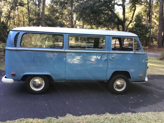 Volkswagen Bus/Vanagon 1971 image number 14